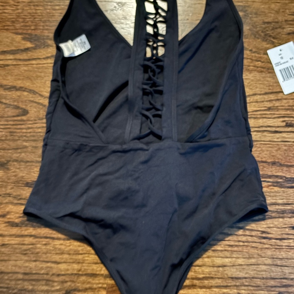 L*Space Black One Piece Swimsuit w/ gorgeous Back SOLID BLACK timeless - Picture 7 of 8